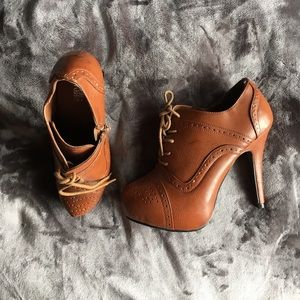 Tan leather Oxford heels