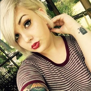 Meet your Posher, Makayla