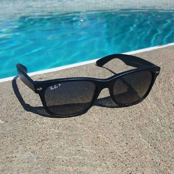 Ray Ban Wayfarer Blue Polarized sunglasses