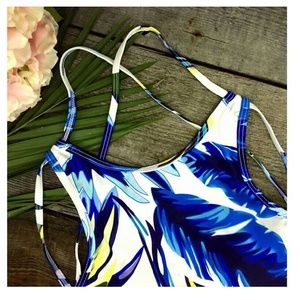 NWT: Feather Printing Two Piece Bikini