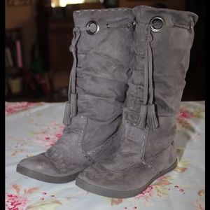 Roxy grey faux suede Sioux boots size 7 1/2 Med