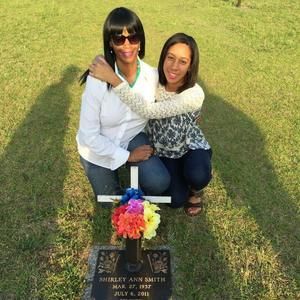 Meet your Posher, Cynthia