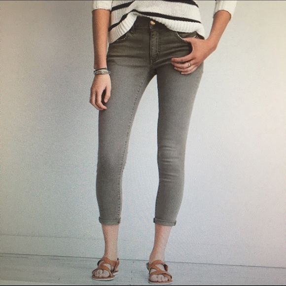American Eagle leaf green cropped jeggings