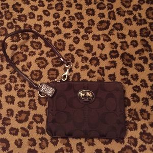 Wallet/wristlet