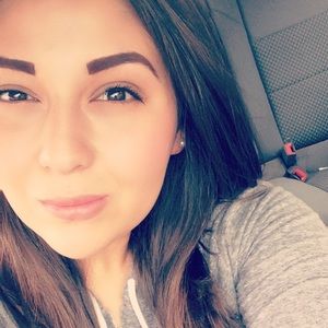 Meet your Posher, Desiree