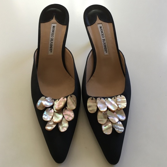 Manolo Blanik size 40 mules