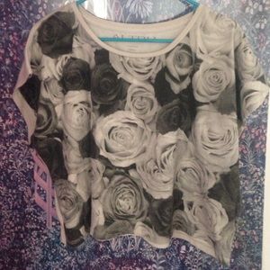 Grey crop with printed roses