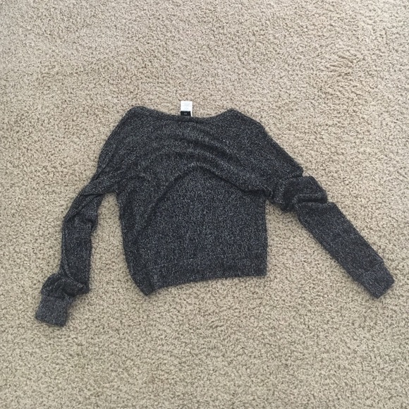 Stranded Black and White Mesh Used Sweatshirt - Picture 2 of 2