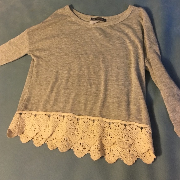 Gray sweater with crochet bottom - Picture 1 of 1