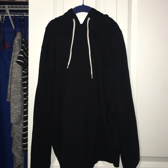 zumiez black hooded sweatshirt