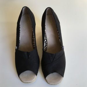 Toms wedges