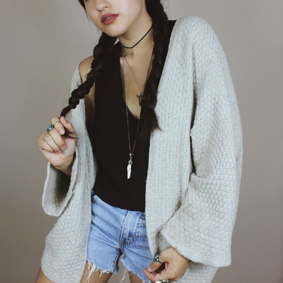 🌸SOLD🌸 Brandy Melville Beige Cardigan