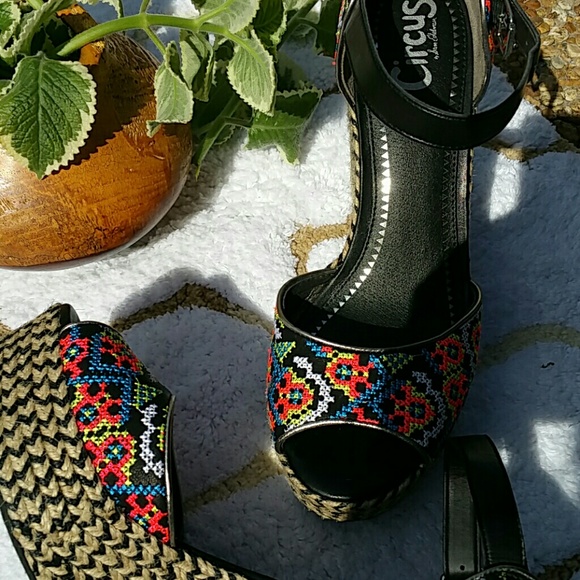 BUNDLE SOLD - Picture 3 of 3