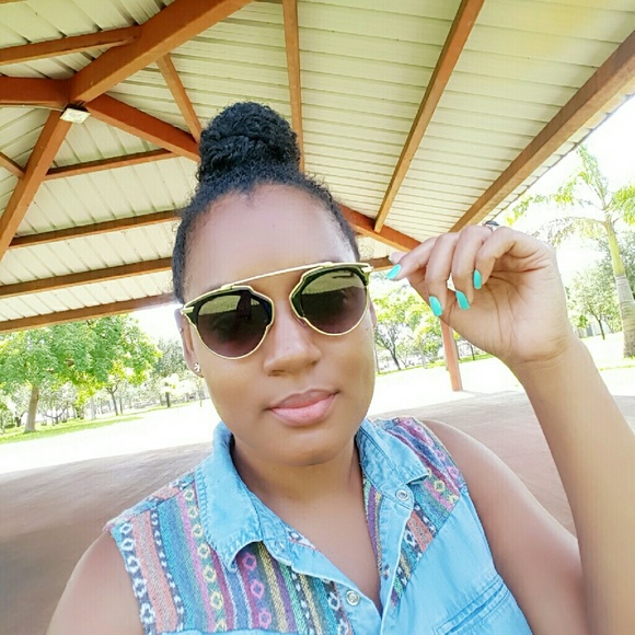 New Fashion Sunglasses - Picture 2 of 4