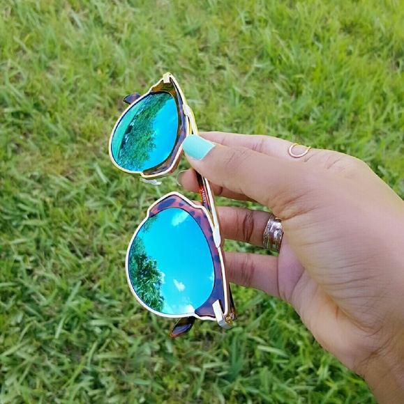 New Fashion Sunglasses - Picture 3 of 4