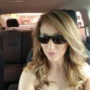 Meet your Posher, Carrollann