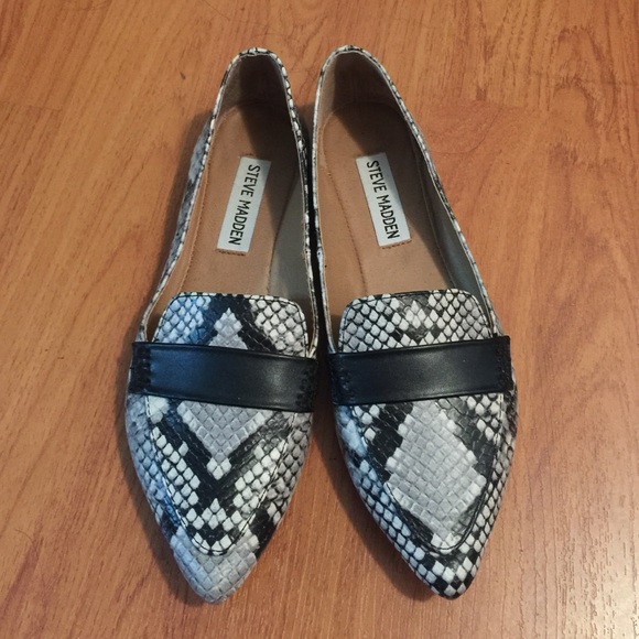 Snakeskin patterned flats - Picture 1 of 1