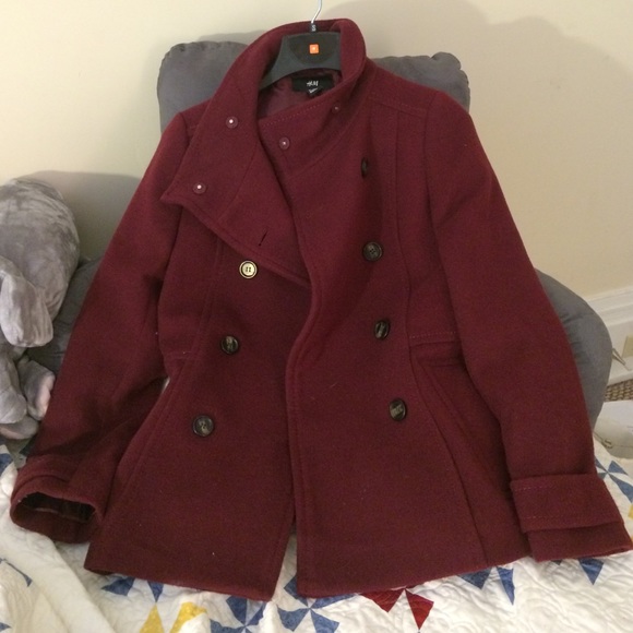 ⭐️ DONATING SOON! H&M Burgundy Peacoat