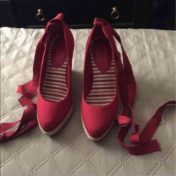 Apt 9. wedges