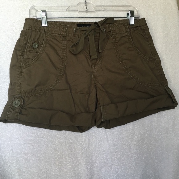 Calvin Klein ladies sz4 cargo style shorts, olive