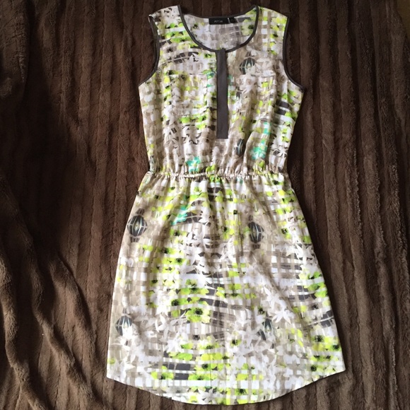 Beautiful sleeveless Dress