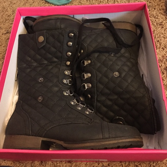 Boots Brand new with box