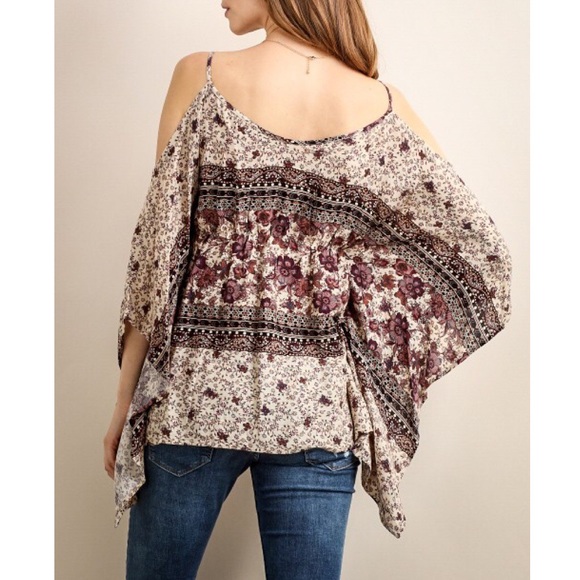 Off Shoulder Crochet Trim Printed Top - Picture 3 of 4