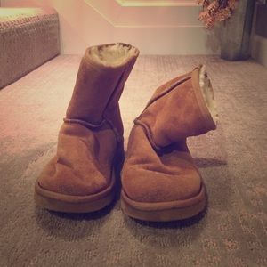 UGGS Short Tan Boots