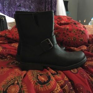 Forever 21 black booties with buckle!