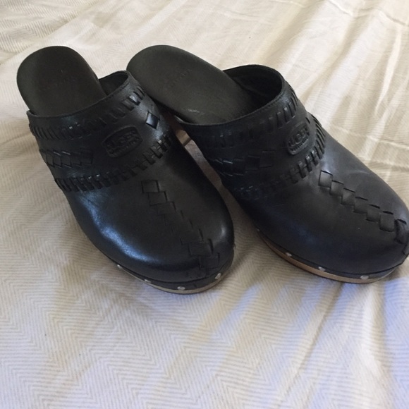 Uggs black leather clogs