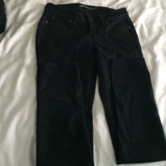 One pair of Levi's skinny jeans. Size 3/26.
