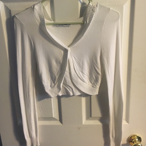 Crop sweater with hood!