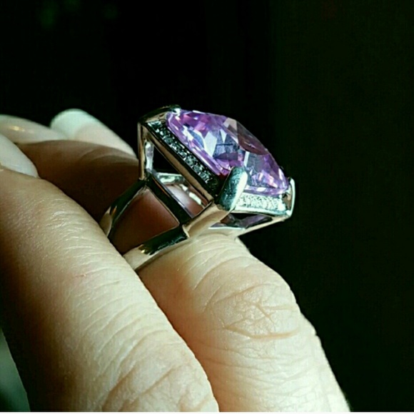 HOLDING FOR TRADE.Monster, GORGEOUS cocktail ring. - Picture 1 of 2