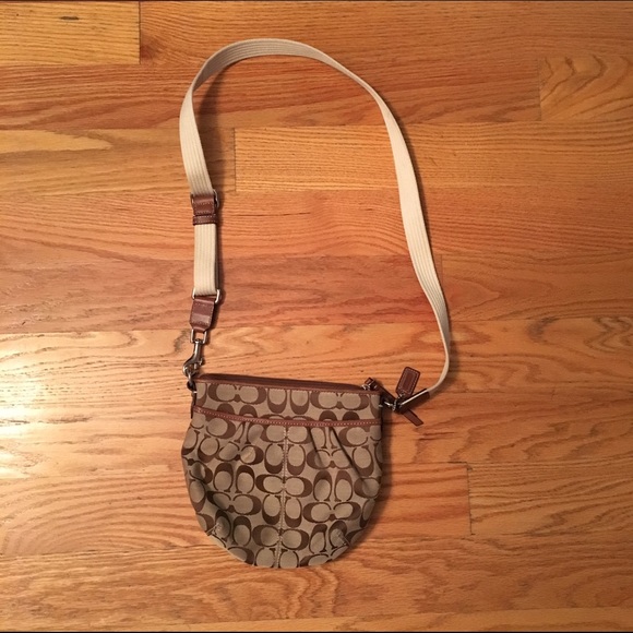 AUTHENTIC coach crossbody bag