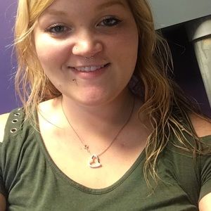 Meet your Posher, Lyndzee