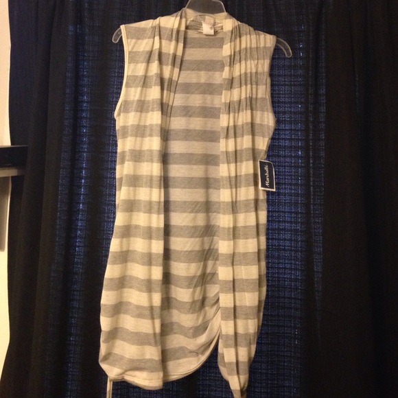 Sleeveless cardigan