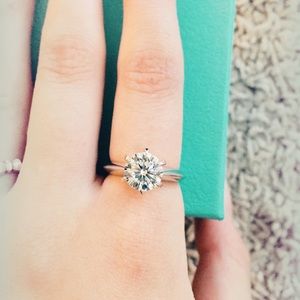 Tiffany & co. 2ct ring