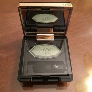 Clé de Peau Powder Eye Color Solo