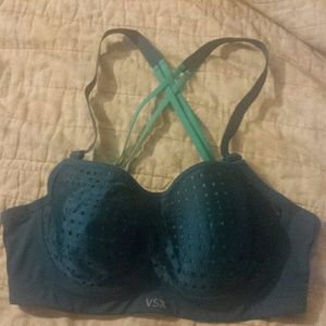 SOLD INBUNDLE Vsx sports bra!