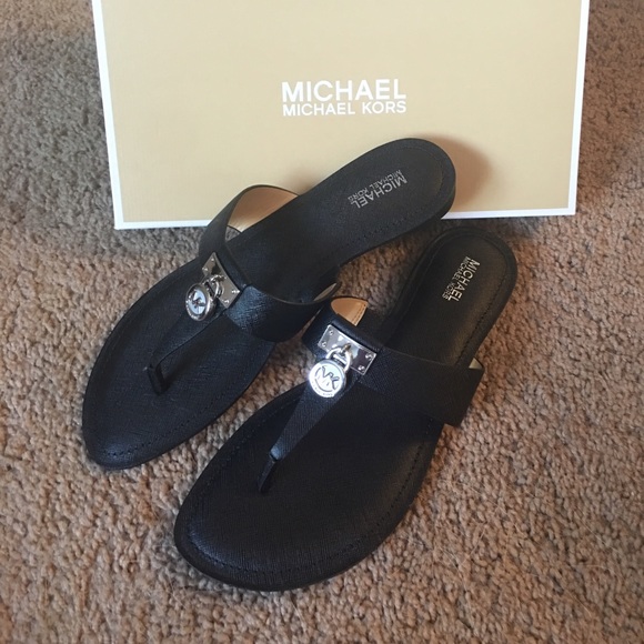 SOLD!!! 🆕 NWT/NWV MK Hamilton Sandal (Black) - Picture 2 of 4