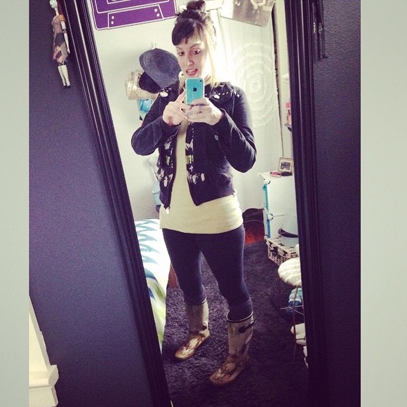 ◾Hello, welcome to my closet! - Picture 5 of 7