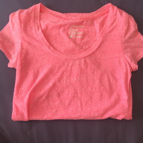 Bright neon pink American Eagle T shirt!