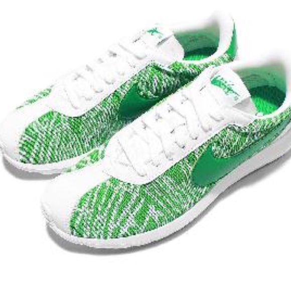 Nike Shoes - Nike Roshe LD 1000 Knit Sneakers, NIB