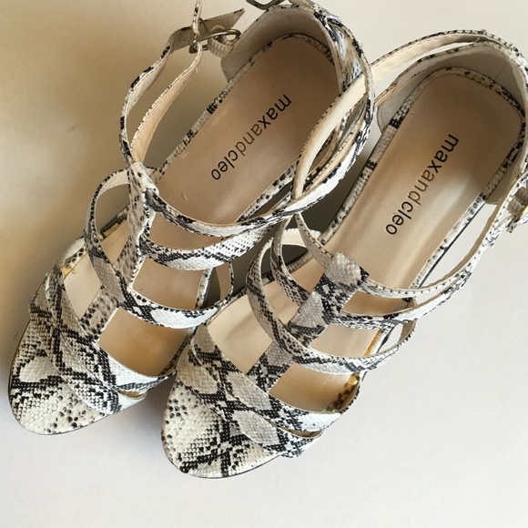 Max & Cleo  ||  Wedge Sandals - Picture 4 of 4