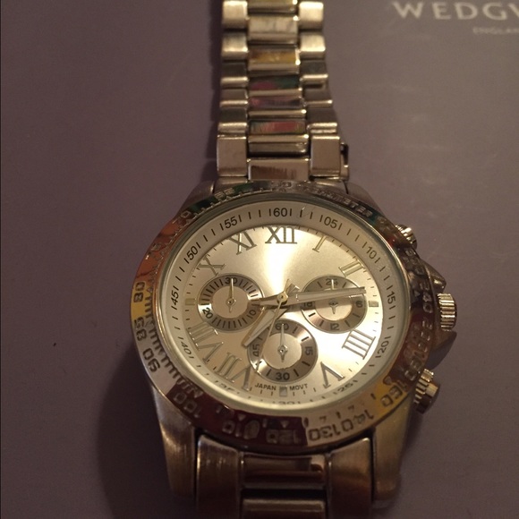 Watch - Picture 2 of 3
