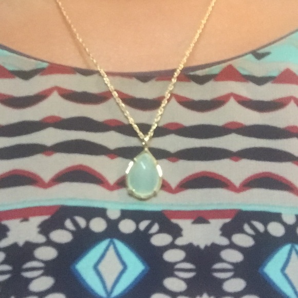 Kendra Scott necklace