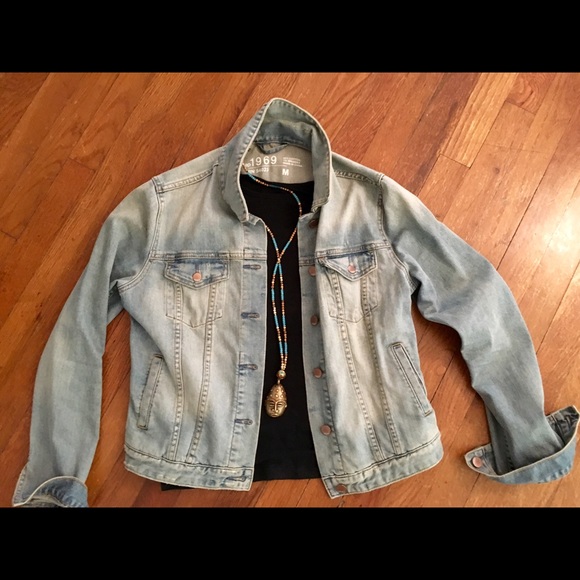 Gap light washed denim jacket