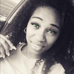 Meet your Posher, Dominique