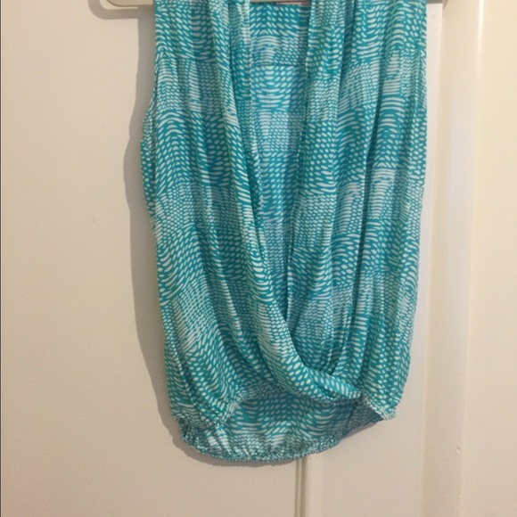 Front drape silk tank - Picture 2 of 4