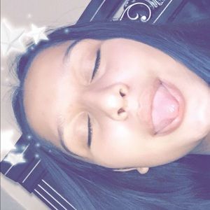 Meet your Posher, Valerie